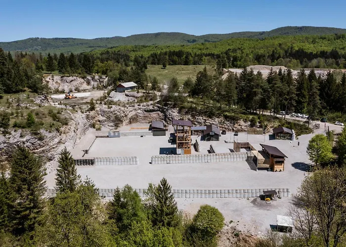 別荘 Lynx Pro - Basecamp Units Curnovec