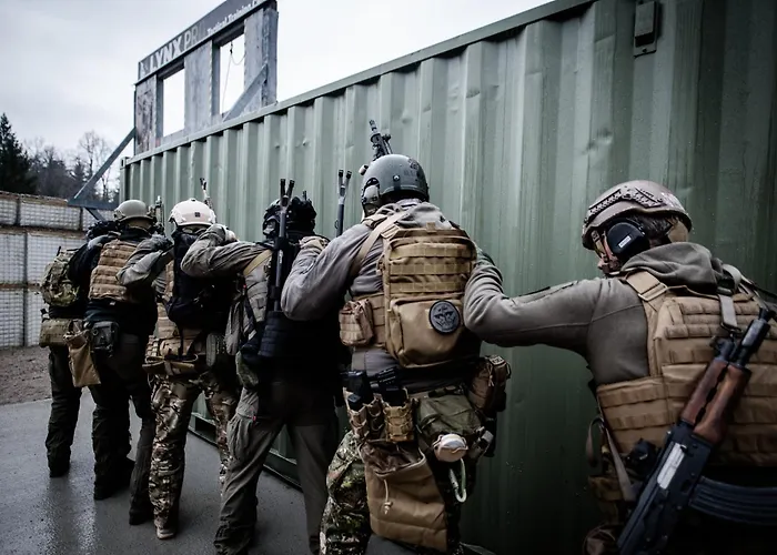 別荘 Lynx Pro - Basecamp Units Curnovec